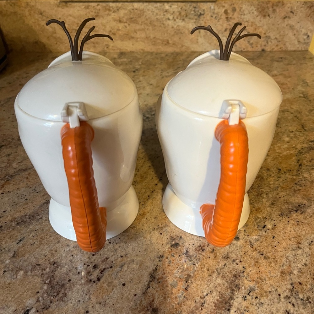 2 Disney On Ice Frozen’s Olaf Souvenir Flip Top Snack Cups/ Character Mugs - Picture 5 of 6